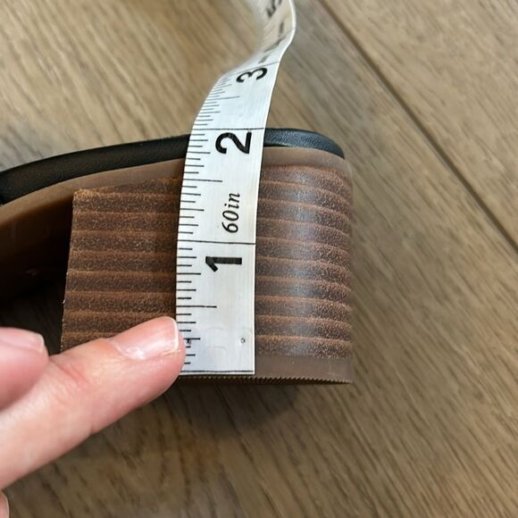 LIKE NEW KOOLABURRA BY UGG RAYCHEL SLIDE SANDAL IN BLACK SUEDE 6.5 - Picture 10 of 10